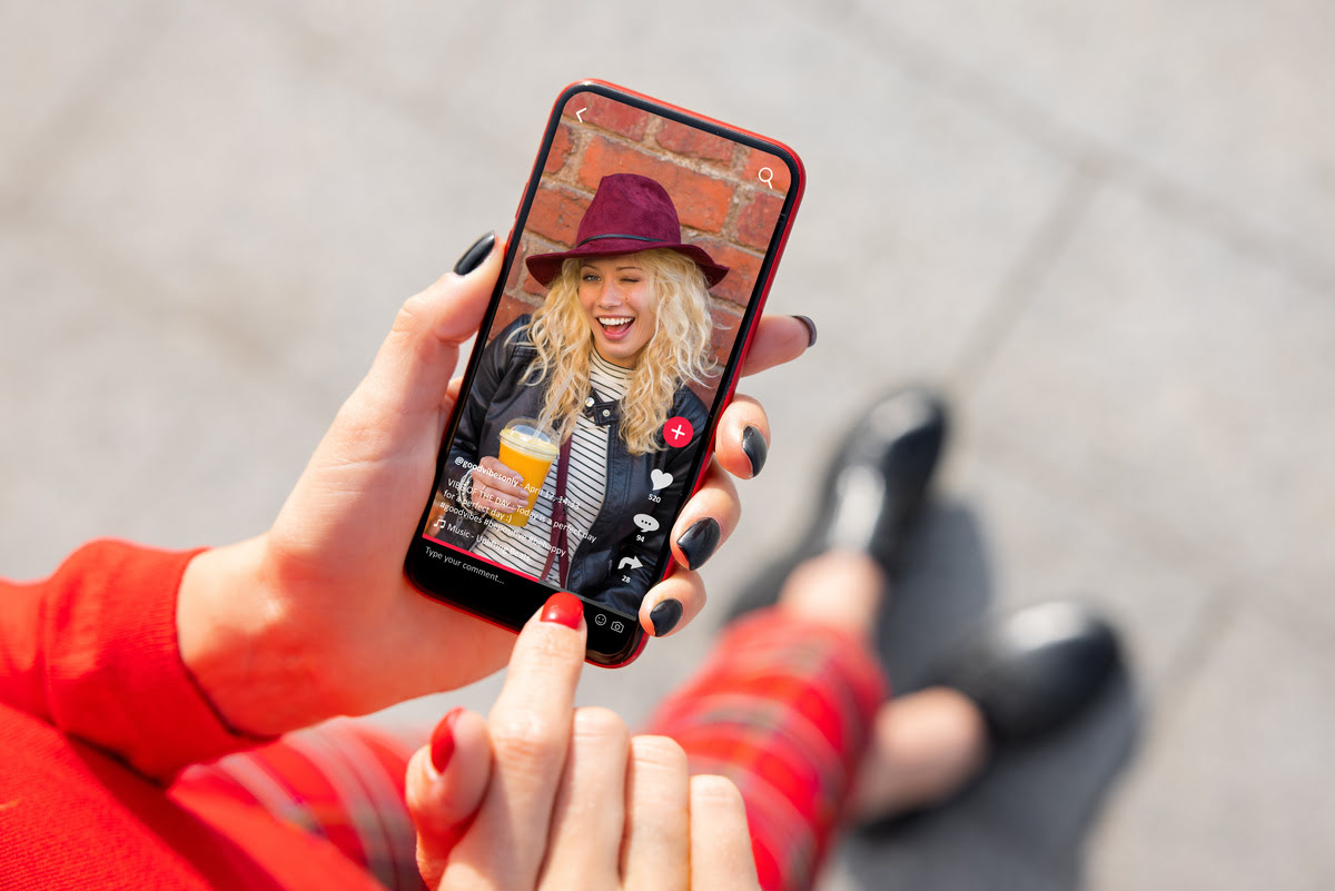 TikTok e Inteligência Artificial: Como o Algoritmo Está Personalizando Conteúdos Como Nunca
